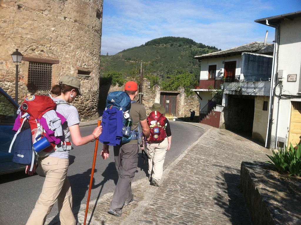 Tara, Smith, Francine walking in Villafranca del Bierzo