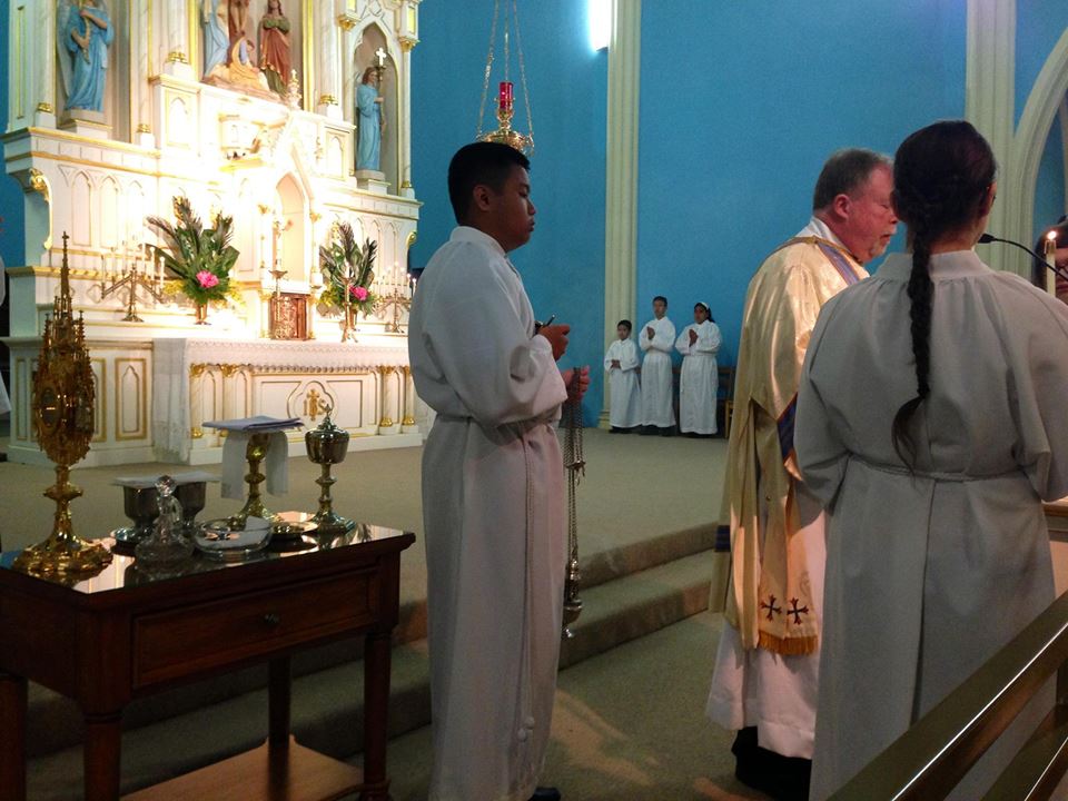 Training the Altar Servers – The World is Quiet Here